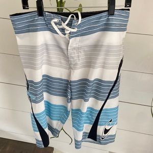 Men’s O’Neill White & Blue Board Shorts -Zip pocket- tag says 34 - fits like 36
